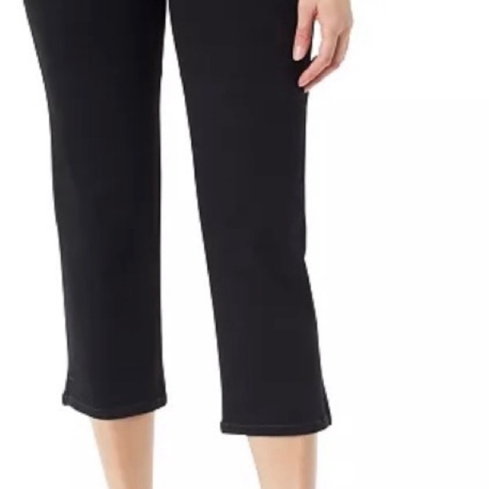 Gloria Vanderbilt Black Cropped Straight Capris